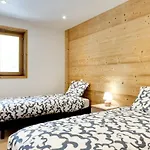 Grand Paradis B11 - Good Location & Parking Apartment *
